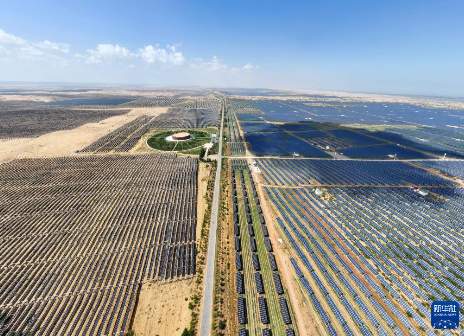 庫布其砂漠の生態系バリア構築を後押しする太陽光発電産業　内蒙古