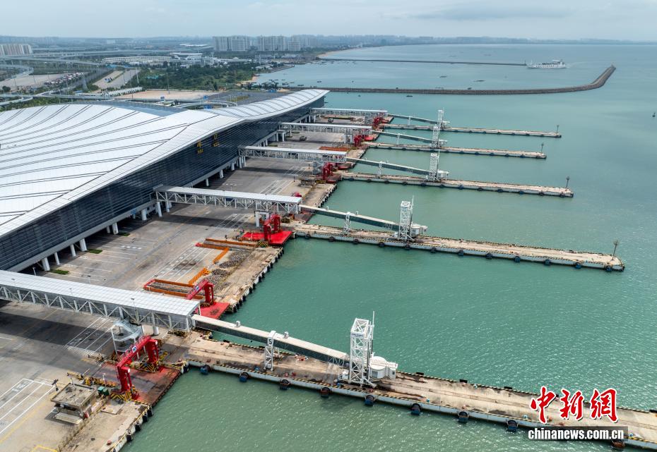 台風「タパ（Tapah）」の接近で瓊州海峡の運航停止　海南省