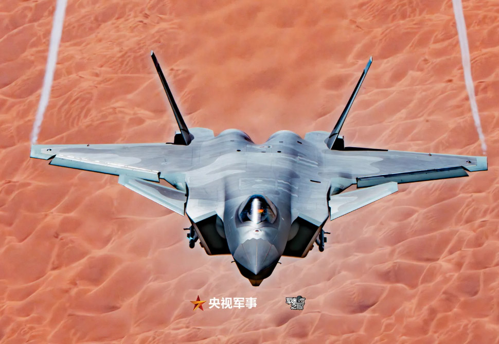 中国の戦闘機の力強さと美しさを8K映像で体験　吉林省