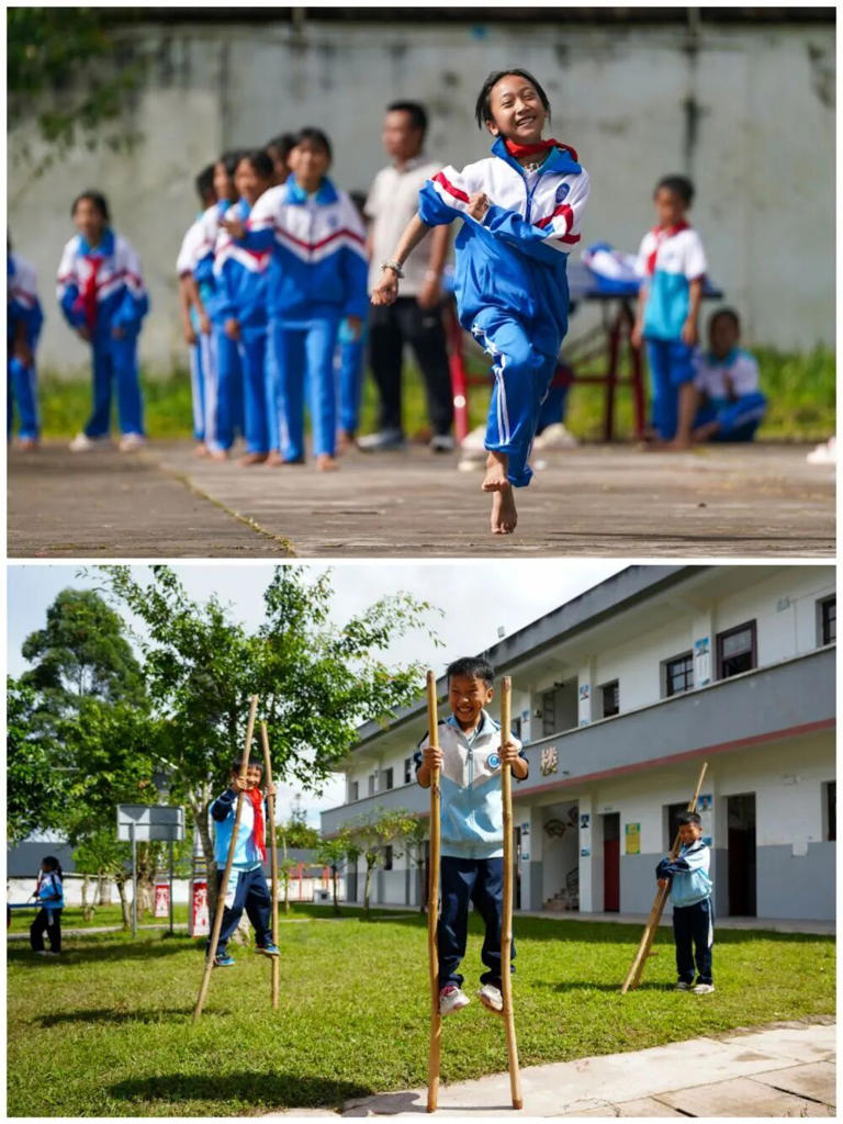 休み時間に運動場を走る腊福小学校の児童(写真上)。竹馬で遊ぶ戈的小学校の児童(写真下、撮影・陳欣波)。