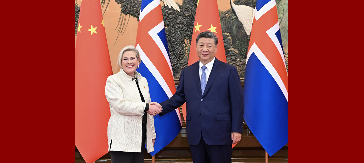 習近平国家主席がアイスランド大統領と会談