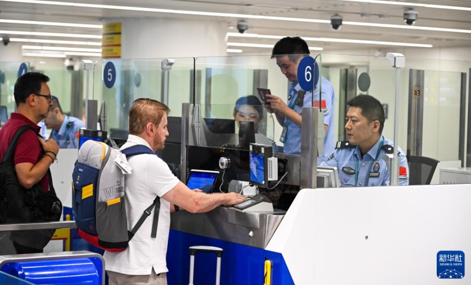 今年、海南省から出入国した人の数が延べ200万人を突破