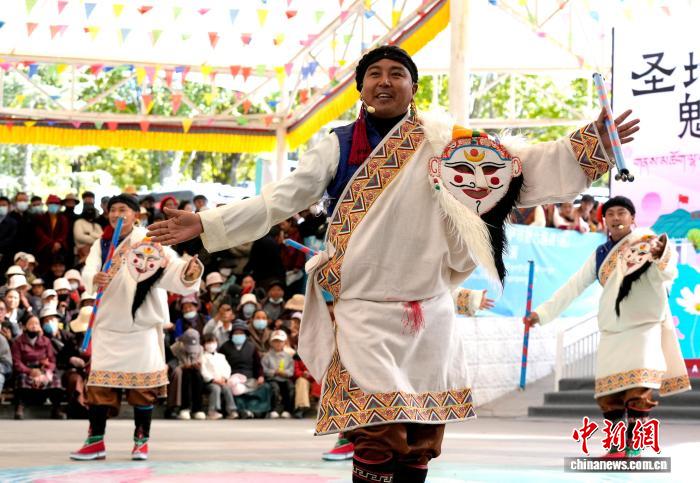 素晴らしいパフォーマンスの数々を披露　西蔵・拉薩