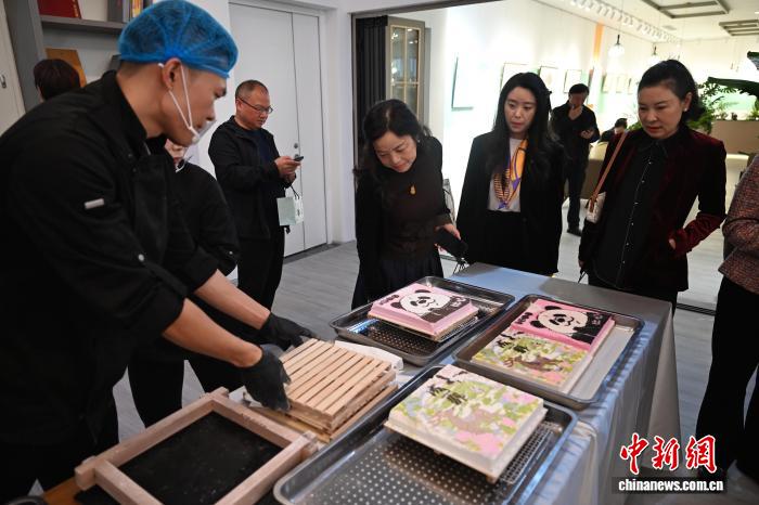 巴蜀文化やパンダを米粉の蒸しケーキで表現　四川省成都