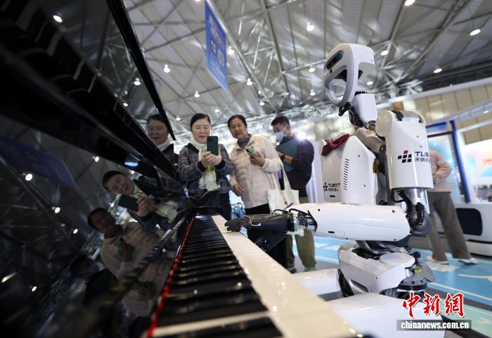 スマートヘルスケアロボット175種類が勢ぞろい　四川省成都