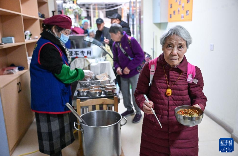 生活に困難を抱える高齢者に無料昼食サービスを提供　貴州省貴陽