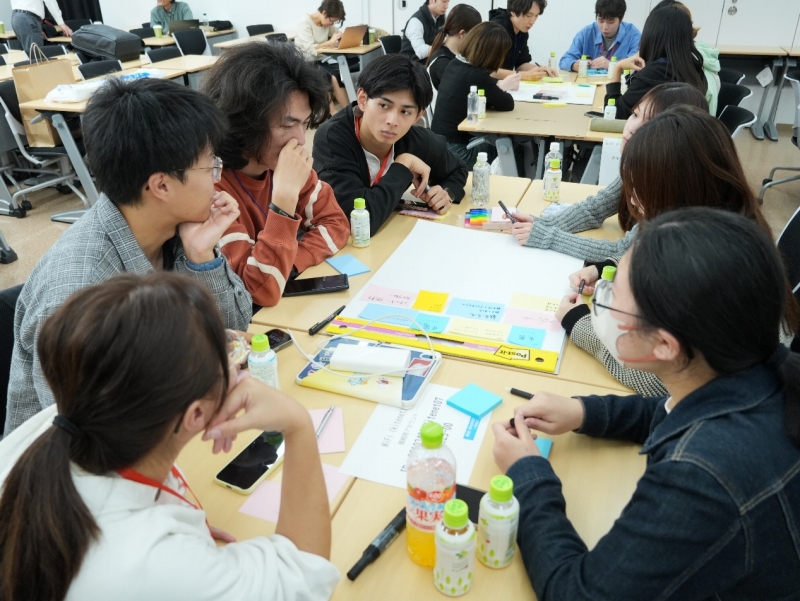 グループワークの様子（撮影・許可）。