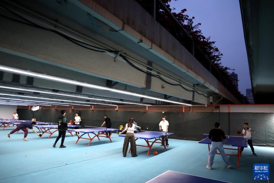 街中のスポーツ空間を整備して市民の健康を増進　広東省広州