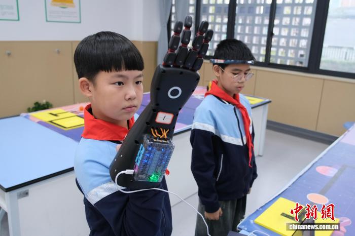 小学校でもAI技術を「使いこなす」　浙江省杭州