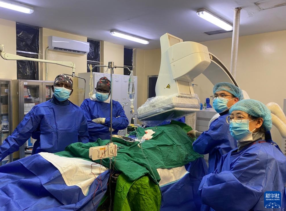 中国医療チームがニジェールの病院と共同で無料診療を実施