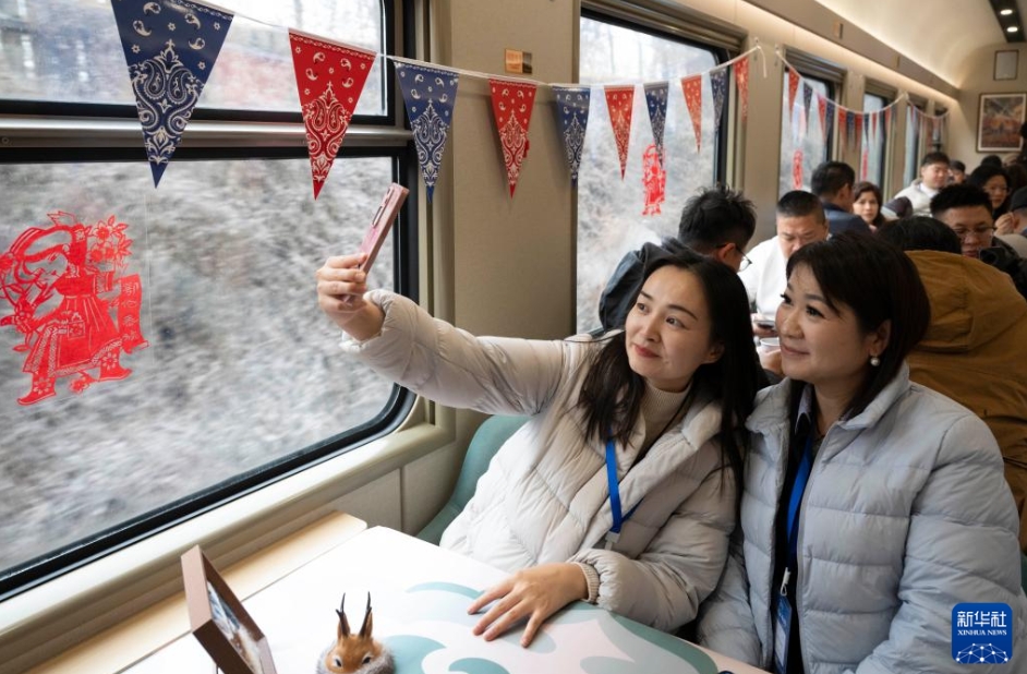 今冬初の「氷雪観光列車」の運行開始　黒竜江省