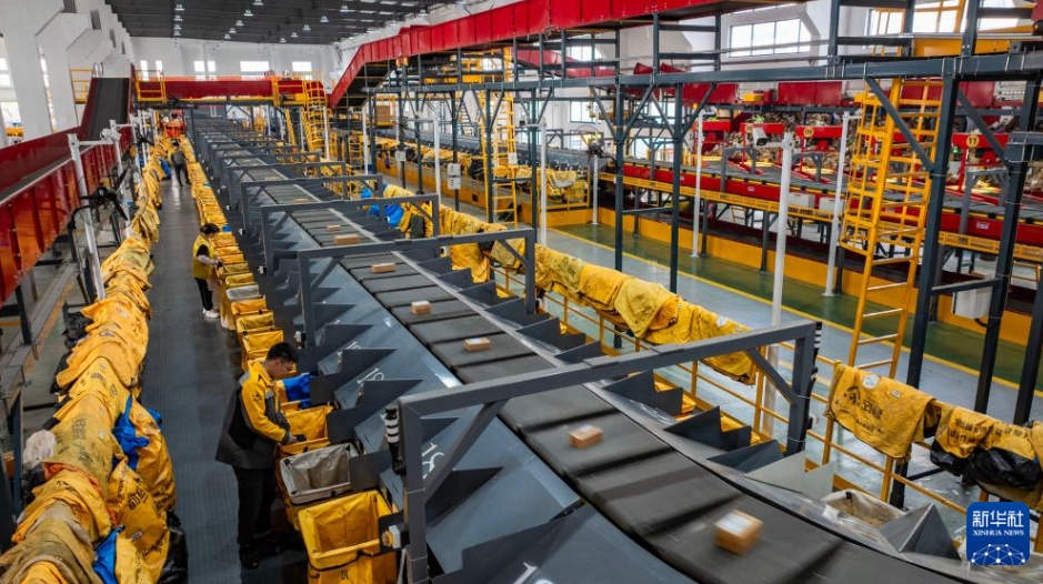 中国の年間宅配業務量が初の1800億件を突破