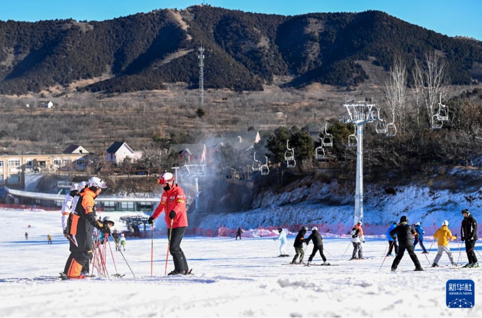 燕山山麓で活況が続く氷雪経済　天津
