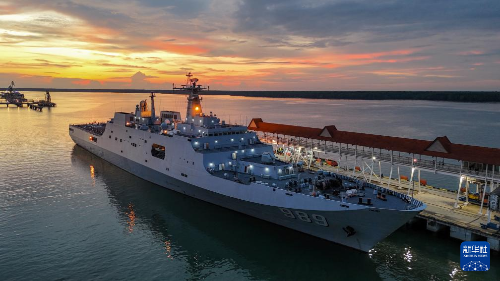 中国海軍989編隊がマレーシア友好訪問を終えてインドネシアへ