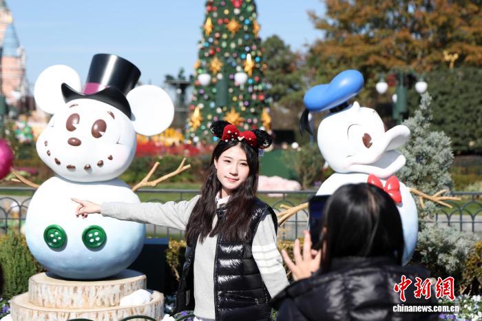 上海ディズニーのディズニー・ウィンター・フロスティバルが来園客を魅了