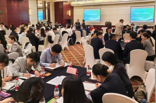 中日教育者座談会会場の様子。