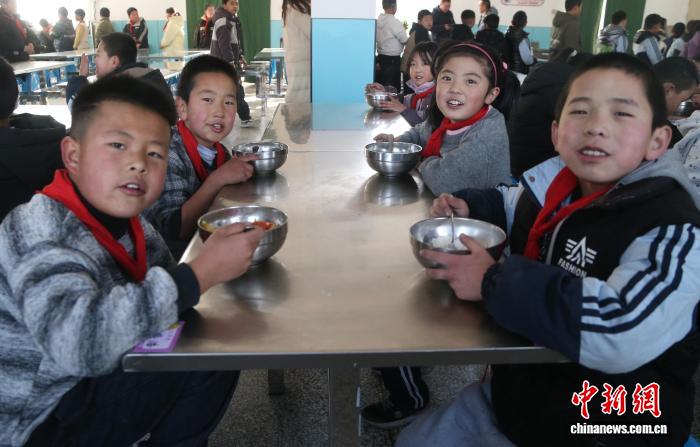 青海省の義務教育段階の生徒への食事補助金　51.31万人が恩恵
