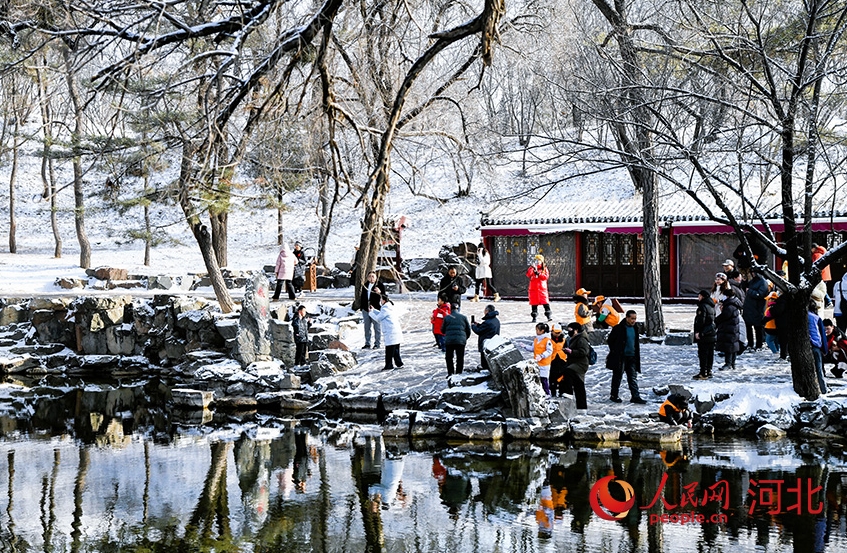 カメラが捉えた避暑山荘の雪景色　河北省