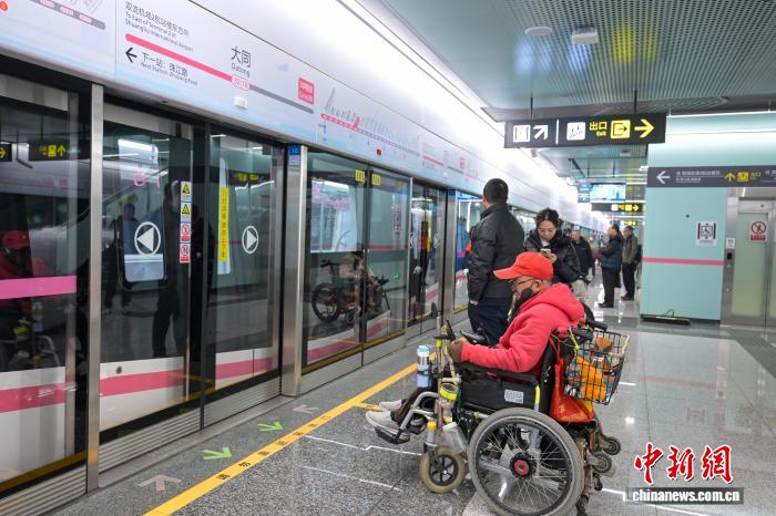 四川省成都市で地下鉄の新路線2本が開通