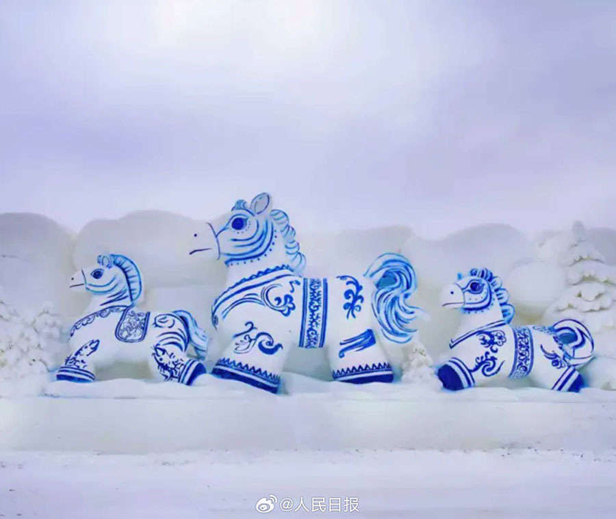 哈爾浜氷雪大世界に干支の「馬」のモチーフ登場　黒竜江省