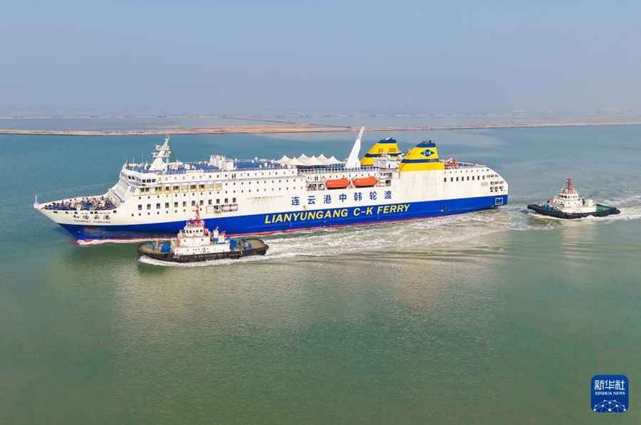 対韓国査証免除措置後最大規模の韓国人ツアー客が連雲港に到着　江蘇省