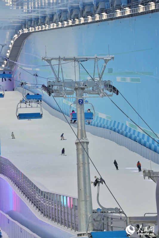 ゲレンデ高低差最大85メートル！吉林省初の大型屋内スキー場がオープン