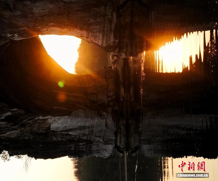 象鼻山「キャッツアイ」が出現　広西桂林