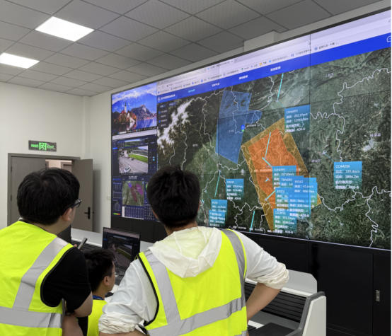 企業で実習に参加する綿陽飛行職業学院の学生。画像提供:綿陽飛行職業学院