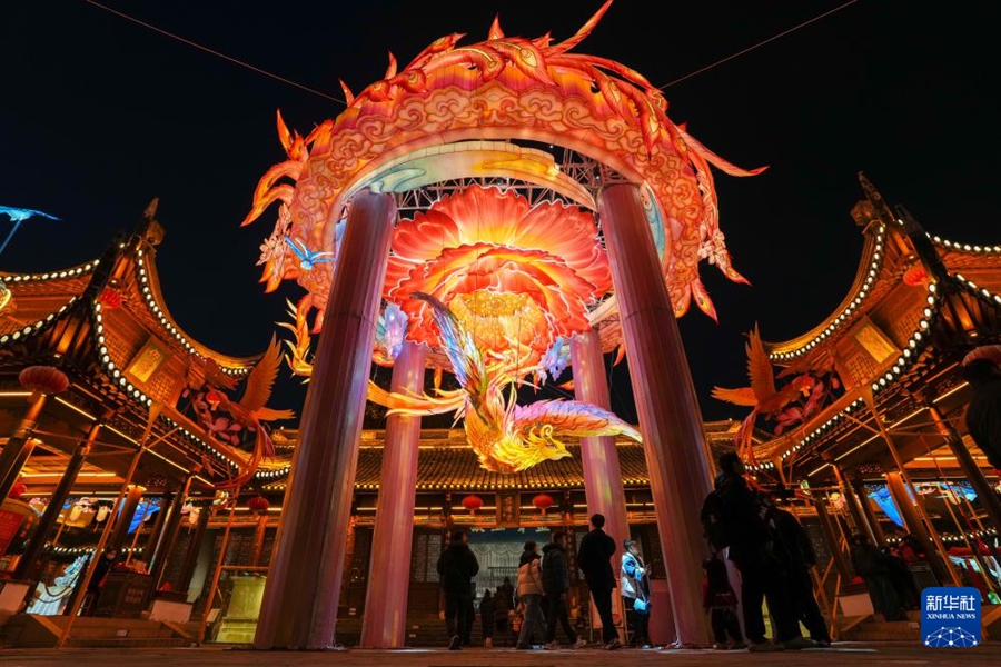 新年控えランタンの明かりともる夫子廟　江蘇省南京