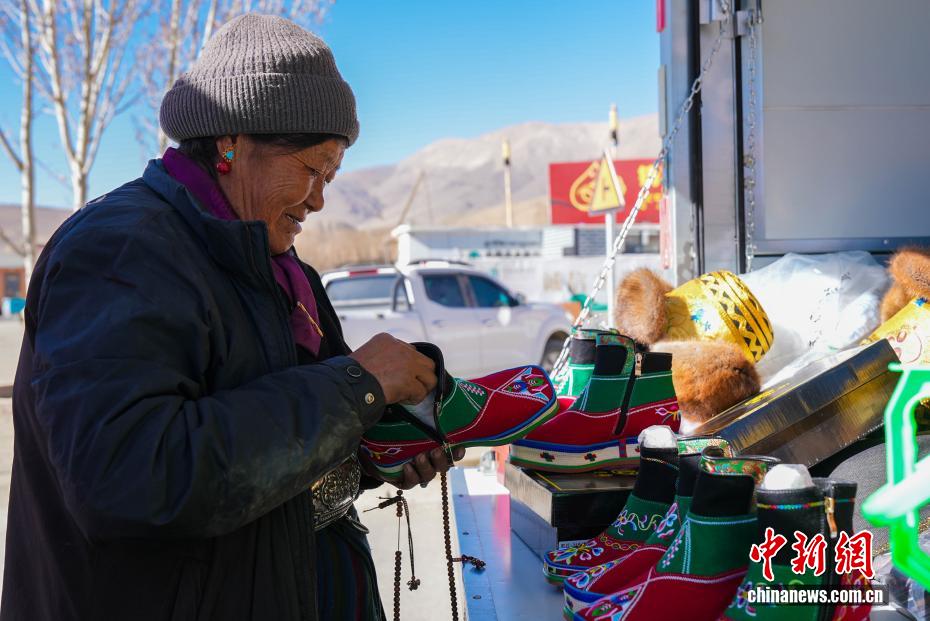 地震から1年　新しい暮らしが始まった西蔵自治区定日県森嘎村