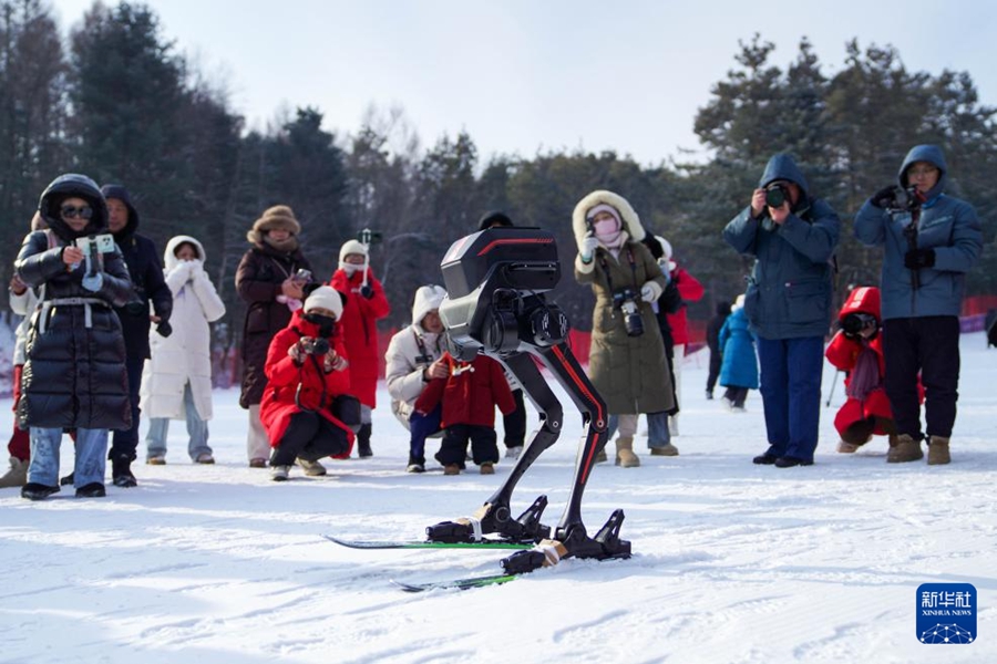 ロボットによるウィンタースポーツ競技開催　吉林省長春