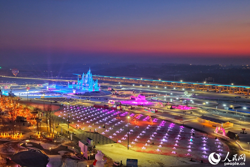 氷雪資源の優位性を発揮した各種イベントを楽しむ市民　吉林省長春