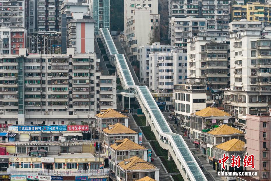 垂直高度差約240メートル！巫山に「神女大エスカレーター」登場　重慶