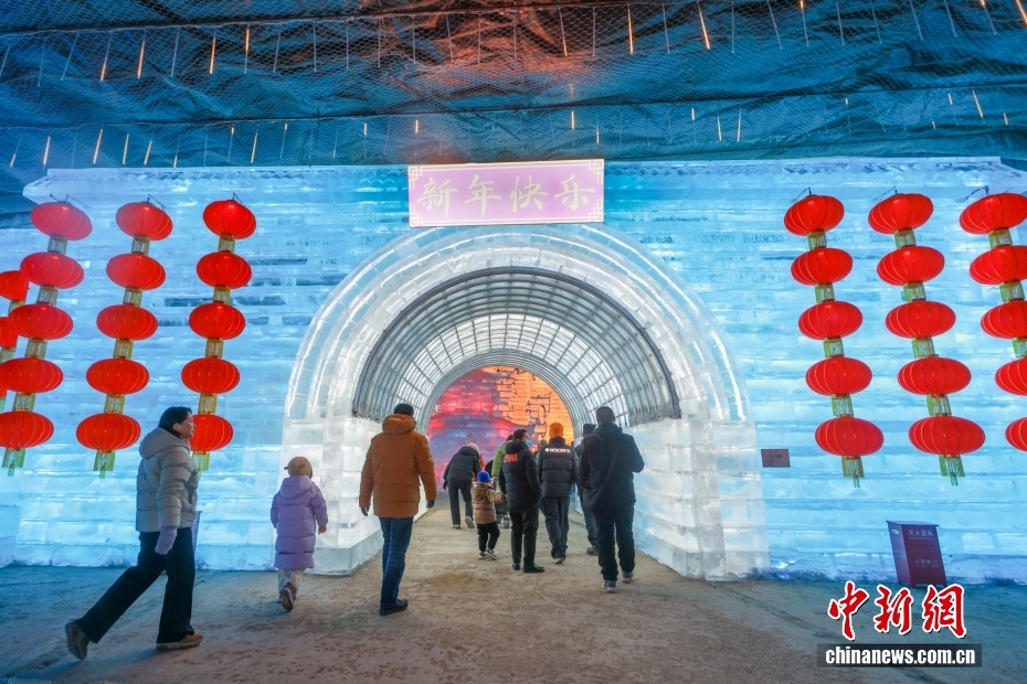 竜慶峡氷灯芸術フェスティバルが開幕　北京