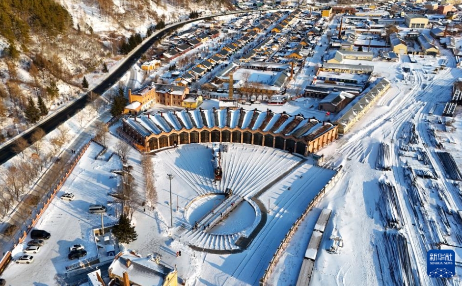 雪に覆われおとぎの国へと姿を変える横道河子鎮　黒竜江省