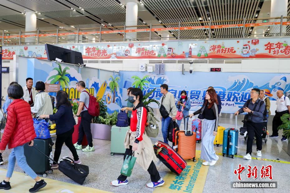 「封関運営」実施1ヶ月目のビザ免除入国者数は前年同期比64％増に　海南省