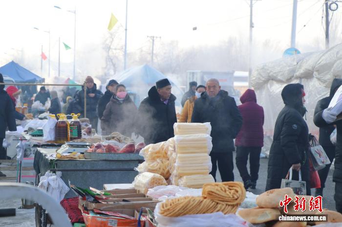 農村の春節用品市、「ライブ配信＋無形文化遺産の実演」で新体験を提供　新疆