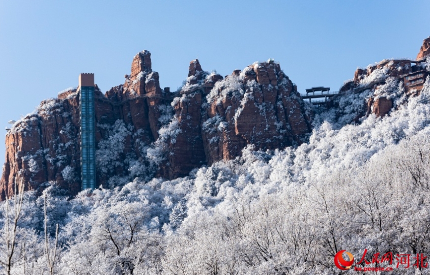 一面の銀世界が広がる河北省の太行山脈