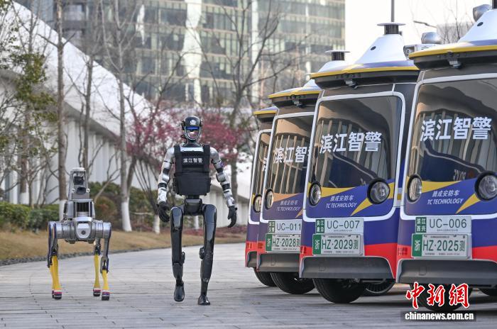 スマートパトロールと防犯支える最先端テクノロジー警察　浙江省杭州