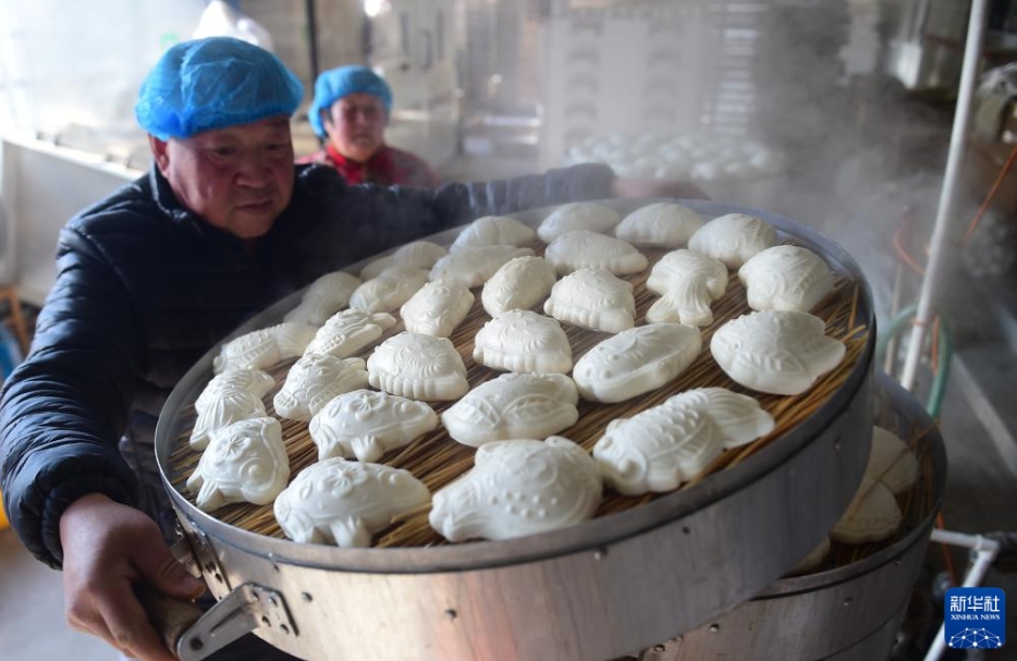 型抜きマントウ「麺花」の生産ピークに　河北省