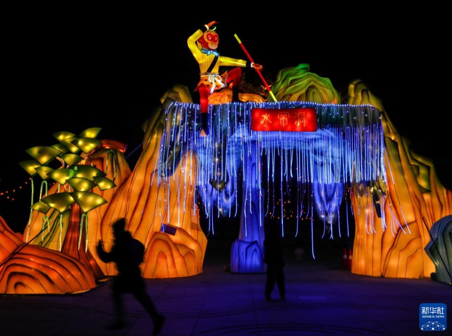 冬の夜を明るく照らす「天宮灯会」　北京