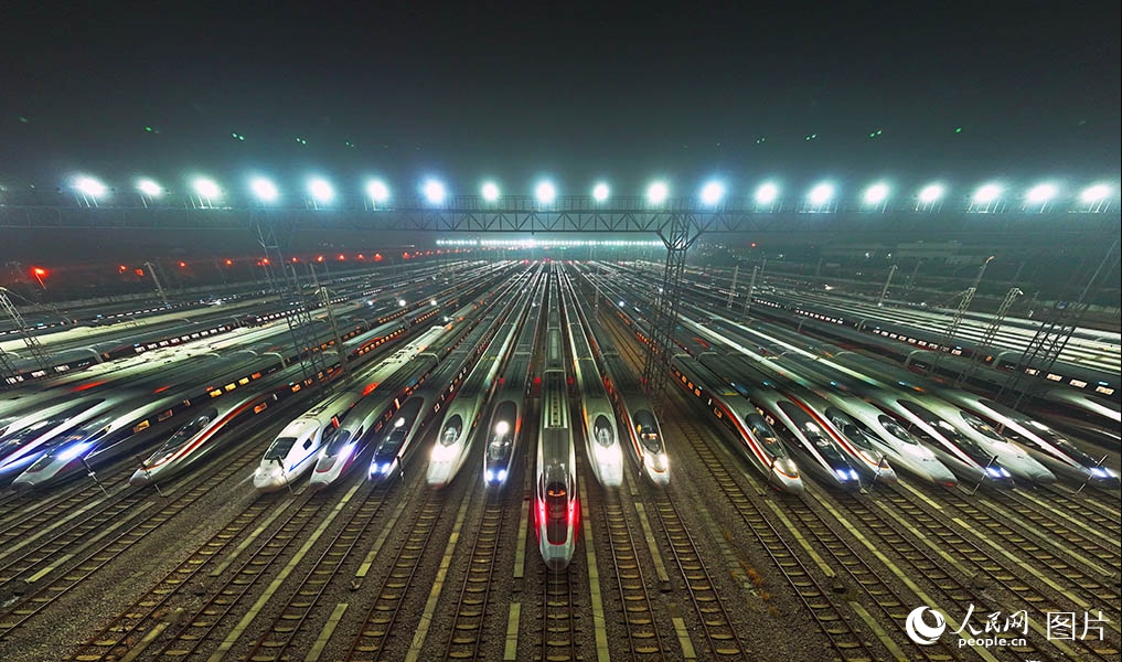 2月2日から始まる「春運」に向けて準備を整える高速列車がずらり