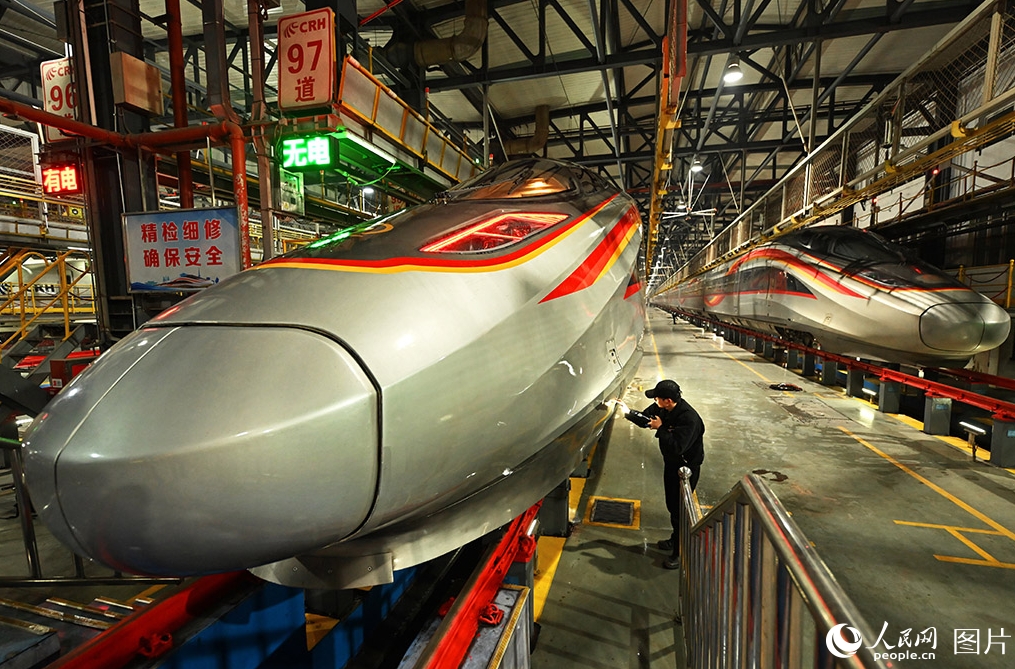 2月2日から始まる「春運」に向けて準備を整える高速列車がずらり