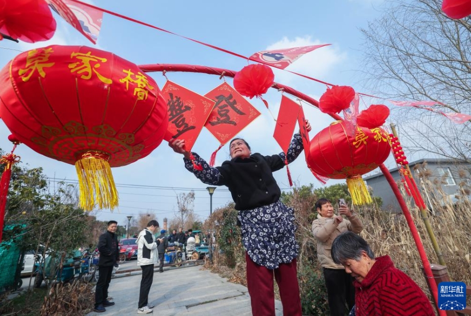 春節を控えた水郷で伝統イベント　浙江省