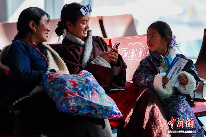 青蔵高原最大のハブ空港の第3ターミナルビルが初の春運を迎える　青海省
