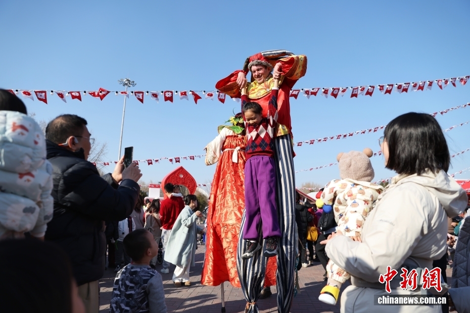 ロシアの冬を送る祭り「マースレニツァ」文化交流イベント開催　北京