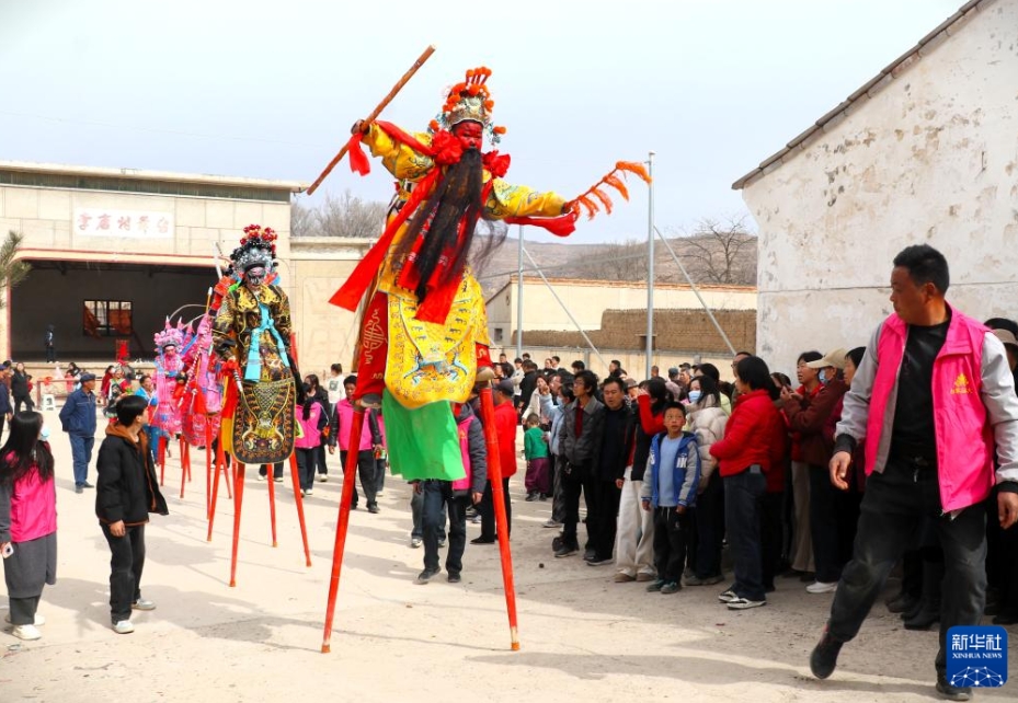 多彩な休日を満喫する中国各地の市民
