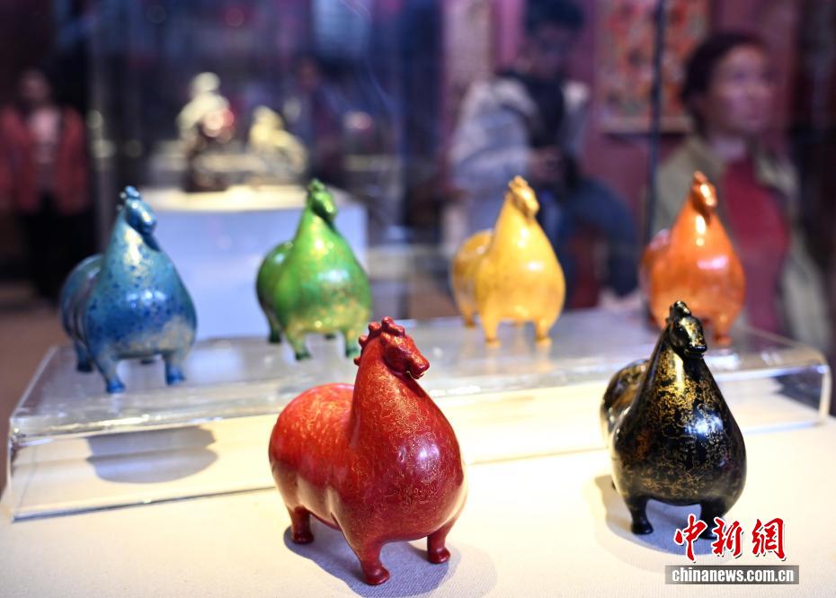 干支の馬をモチーフにした無形文化遺産技術の逸品集めた特別展　福建省