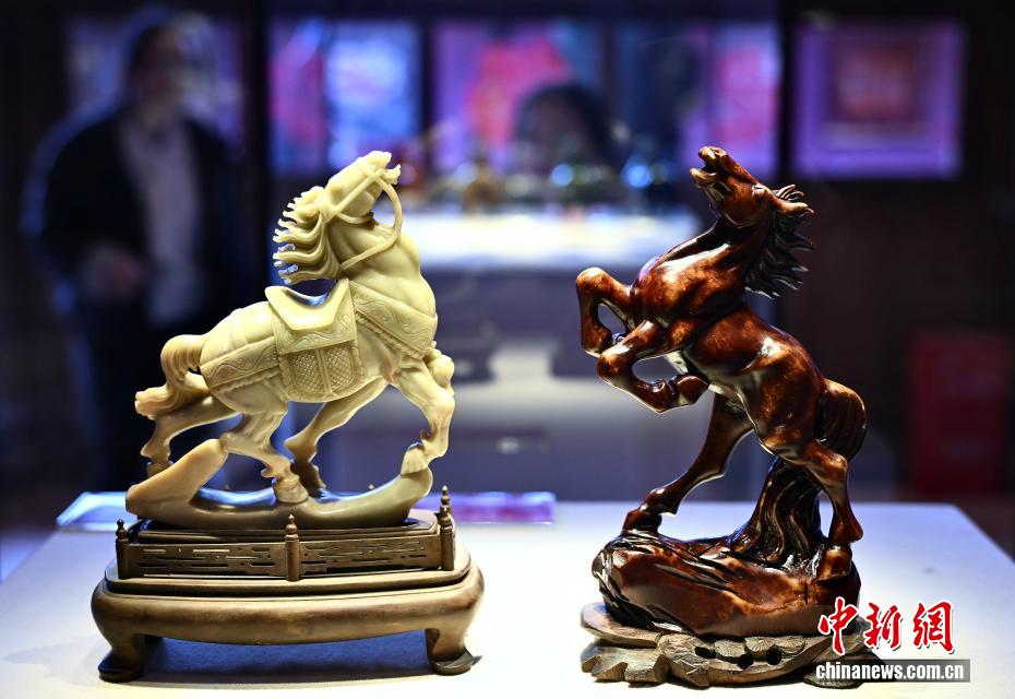 干支の馬をモチーフにした無形文化遺産技術の逸品集めた特別展　福建省