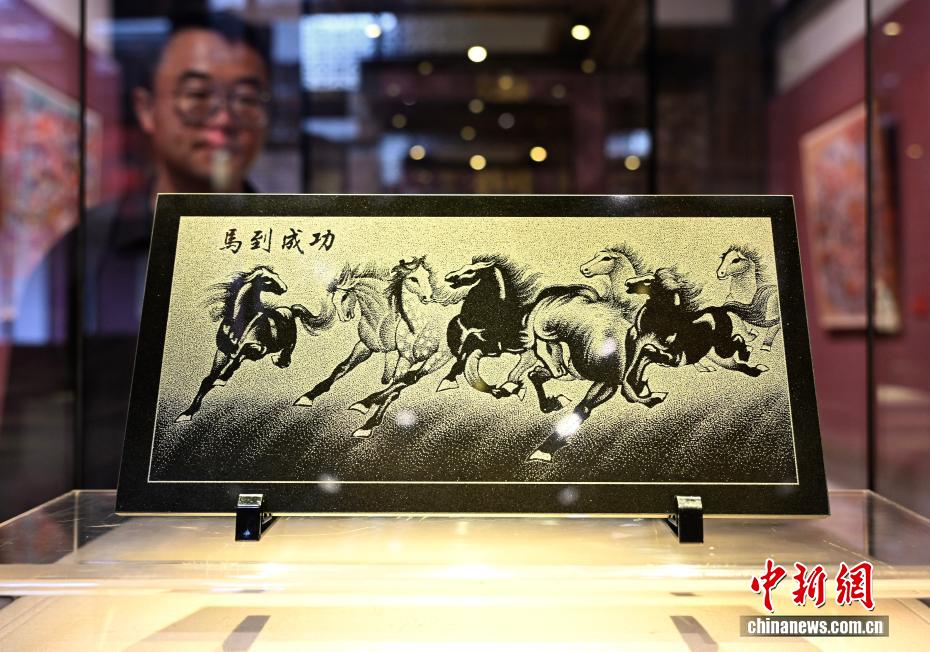 干支の馬をモチーフにした無形文化遺産技術の逸品集めた特別展　福建省